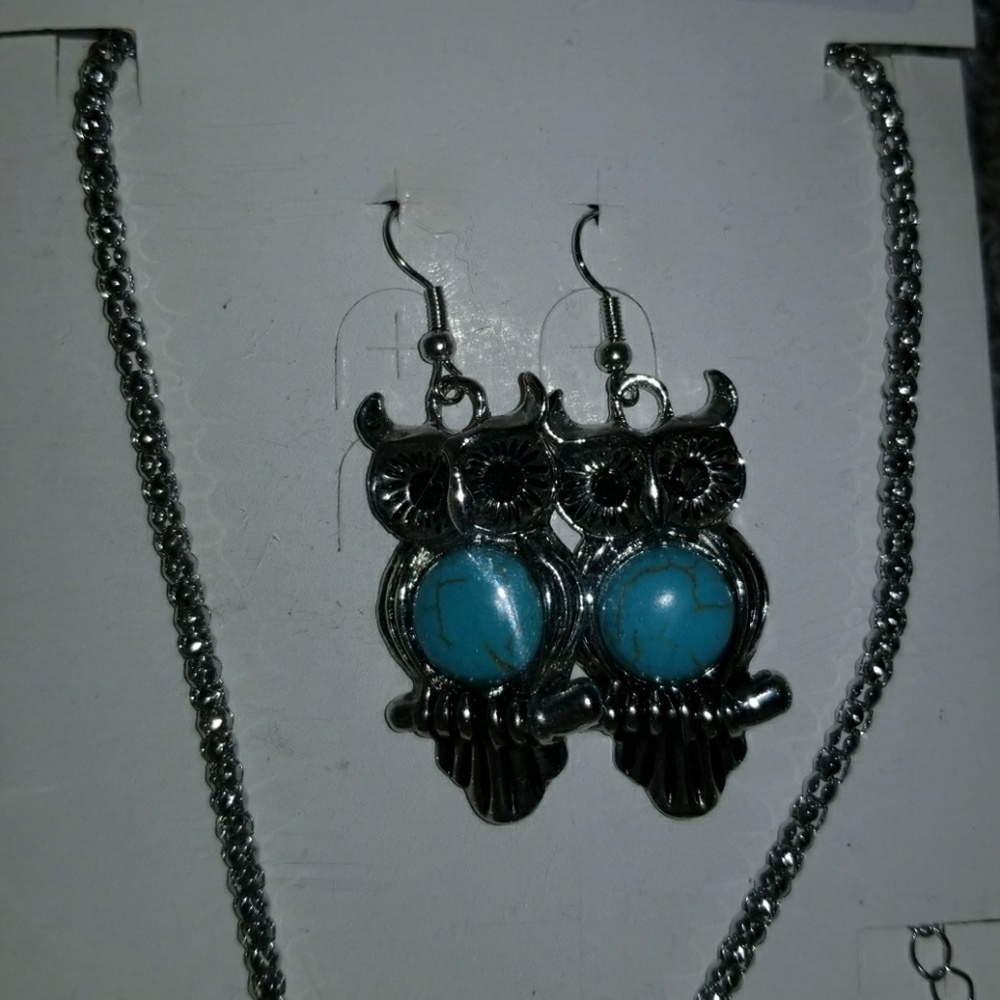 Three Owl Branch Turquoise Necklace & Earring Set - Picture 3 of 8